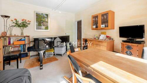 Wohnzimmer 2 - 2 Zimmer Etagenwohnung in Stuttgart