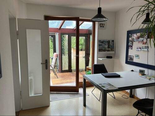 Essecke und Zugang zum Wintergarten - 