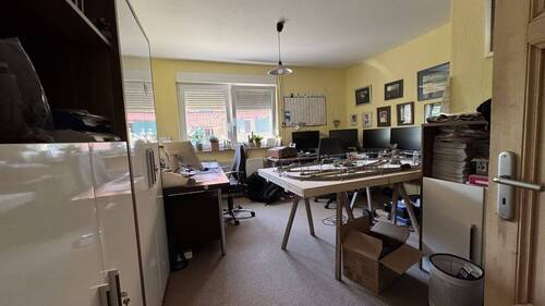 Büro 1 - 