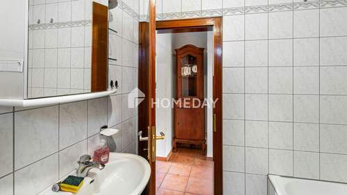EG Badezimmer 1 2 - 