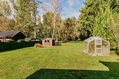 Garten - 9 Zimmer Mehrfamilienhaus, Wohnhaus in Bienenbüttel