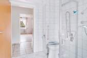 Badezimmer im Ergeschoss - 
