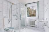 Badezimmer im Erdgeschoss - 