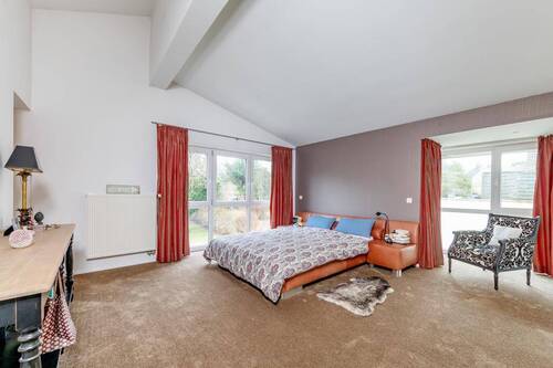 Großzügiges Schlafzimmer - 