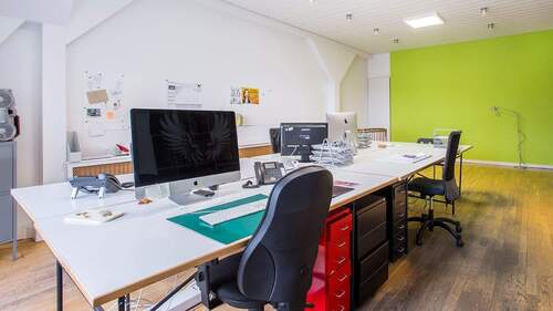 Offener Arbeitsplatz - Offene Schreibtischplätze: 8 im Münchner Altbau - flexibel & ausgestattet