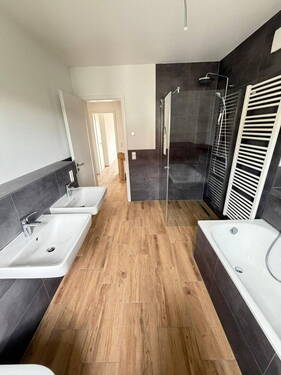 Großes Badezimmer - 