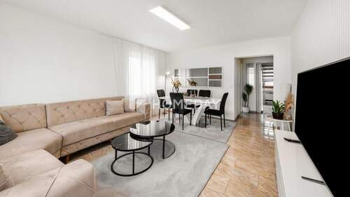 Wohnzimmer 2 - Modernisierte 3-Zimmer-Wohnung mit gehobener Ausstattung - stilvoll wohnen in gepflegter Wohnlage