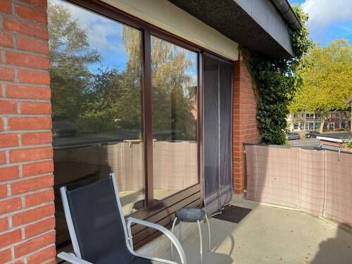 Sonnenstunden auf dem Balkon - 