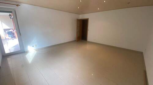 IMG_9067 (1).jpg - Helle, großzügig geschnittene 4 Zim. Wohnung im 3. OG eines Mehrparteienhaus in Rothenburg ob der Tauber zu verkaufen!