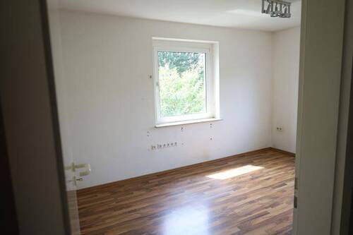 Schlafzimmer EG - Mehrfamilienhaus, Wohnhaus mit 162,00 m² in Bisingen zum Kaufen