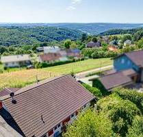 NATUR PUR! Neuwertiger Bungalow mit grandiosem Panoramablick - Zimmerschied