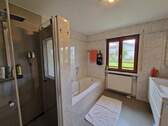 Badezimmer I - OG - 
