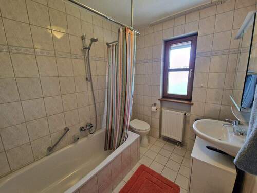 Badezimmer II - OG - 