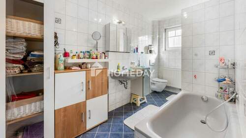 1. OG Badezimmer 1 - 