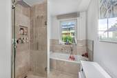 Tageslichtbad en Suite - 