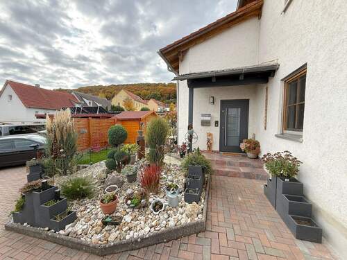 Bereich vor Haustüre.JPG - 