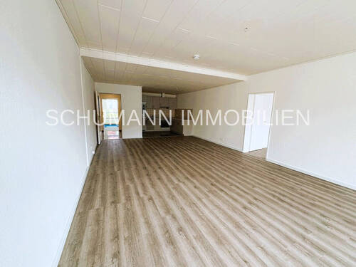 Wohn- Esszimmer mit Einbauküche - Etagenwohnung mit 80,00 m² in Wilhelmshaven zur Miete