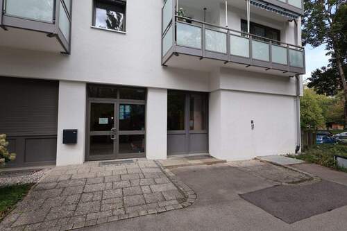 Eingang - Gewerbeobjekt (Büro, Produktion, Verkauf) zur Miete in München