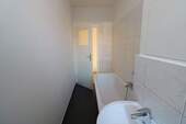 Bad mit Wanne - Etagenwohnung mit 51,30 m&sup2; in Freiberg zur Miete
