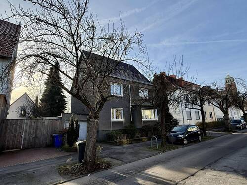 Freistehendes Haus in Butendorf - 5 Zimmer Mehrfamilienhaus, Wohnhaus zum Kaufen in Gladbeck