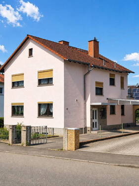 Straßenansicht Haus - 9 Zimmer Mehrfamilienhaus, Wohnhaus zum Kaufen in Wiesbaden