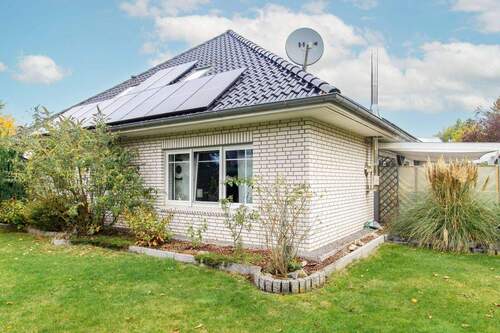 Blick aus Garten - 