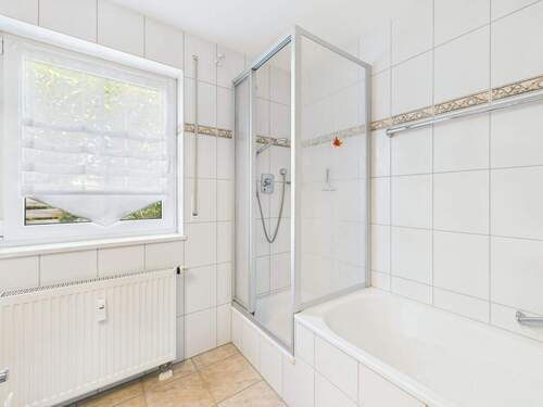 Dusche und Fenster - 