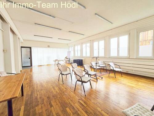 Raum Sicht zum Ausgang - 2 Zimmer Büro in Reutlingen