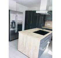 Moderne 4-Zimmerwohnung mit zwei Balkonen in Frankfurt - Einziehen und Wohlfühlen - Frankfurt Am Main Schwanheim