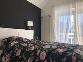 Schlafzimmer - Helle 2,5-Zimmer-Galeriewohnung mit Balkon, 2 Duplex-Stellplätzen Nbg.-St. Jobst