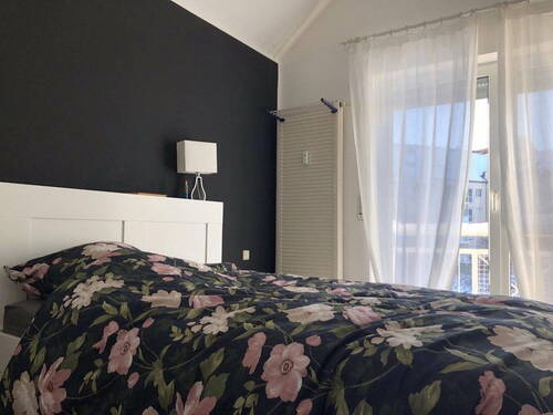 Schlafzimmer - Helle 2,5-Zimmer-Galeriewohnung mit Balkon, 2 Duplex-Stellplätzen Nbg.-St. Jobst