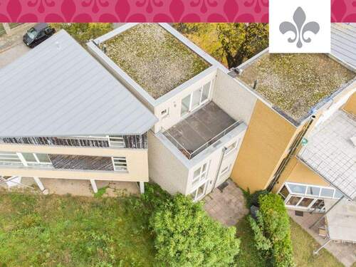 Titel - REIHENHAUS MIT LOFTCHARAKTER IN ROSENTHAL MIT EFFIZIENTER RAUMNUTZUNG UND KLAREN STRUKTUREN