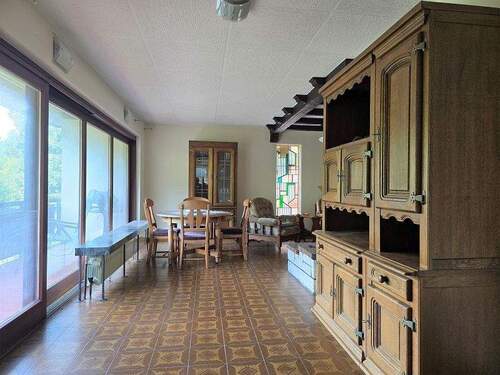 Wohnzimmer mit Balkon - 