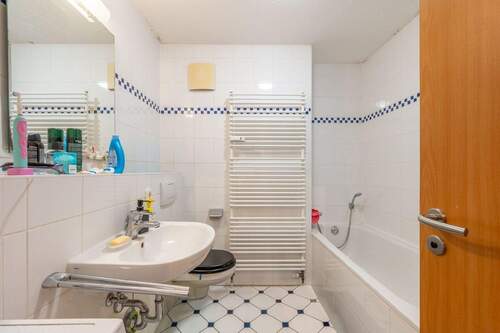 Badezimmer - Etagenwohnung mit 75,00 m&sup2; in Grasbrunn zum Kaufen