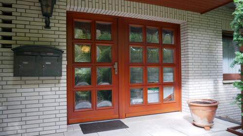 Eingangstür - 6 Zimmer Einfamilienhaus zum Kaufen in Buxtehude