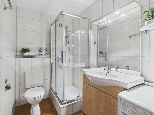 Badezimmer - Etagenwohnung mit 51,00 m² in Stuttgart zum Kaufen