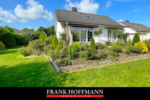 Titelbild - Attraktives Einfamilienhaus mit ansprechendem Garten und Sonnenterrasse in Kisdorf