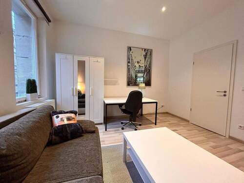 Wohnzimmer - 2 Zimmer Etagenwohnung zur Miete in Fürth