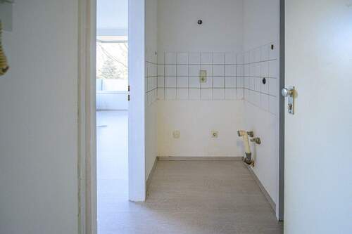 Eingangsbereich mit Aussparung für eine Küche - 