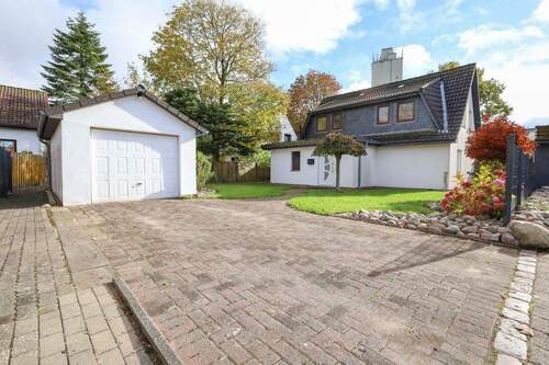 Außenansicht - Einfamilienhaus in Wesselburen - Geräumiges Zuhause mit sonniger Terrasse