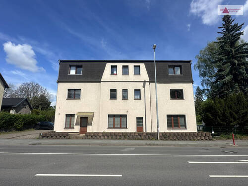 Titelbild - Mehrfamilienhaus mit 4 Wohneinheiten & Gewerbe, Garagen & Stellplätzen in Neukirchen bei Chemnitz