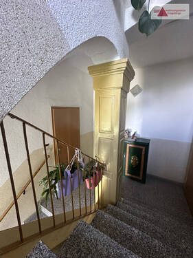 Treppenhaus 1.1 - 1 Zimmer Mehrfamilienhaus, Wohnhaus in Neukirchen/Erzgebirge