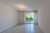 Schlafzimmer EG m. Zugang zur Terrasse 2 - 