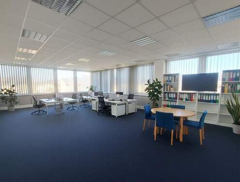 Büro - Sehr helle Bürofläche mit kleinem Lager!*