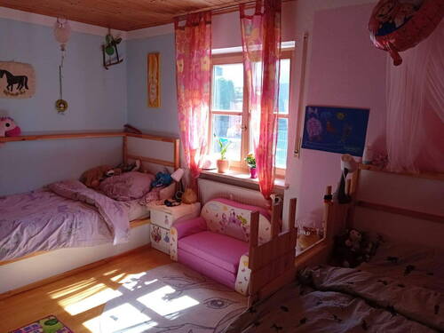 Kinder-/Arbeitszimmer links - 