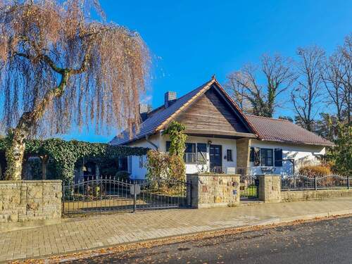 Aussenansicht - - Reserviert ! - Einfamilienhaus - Tradition trifft modernes Wohnen