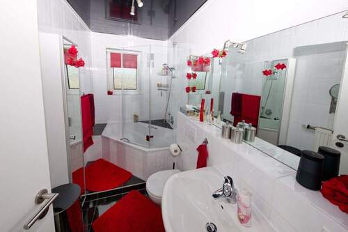 Bad_01 - Etagenwohnung mit 72,10 m&sup2; in Karlsruhe zum Kaufen