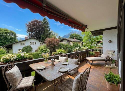 Wohnlicher Balkon (KI) - 2 Zimmer Etagenwohnung in Garmisch-Partenkirchen