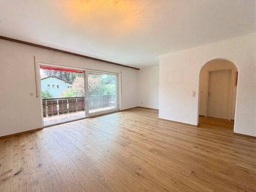Wohnzimmer mit Beispiel Boden (KI) - 