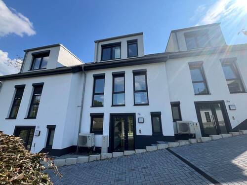 Dörner Str. 7a-c - NEUBAU! Bezugsfertiges Stadthaus im Zentrum von Wiehl!